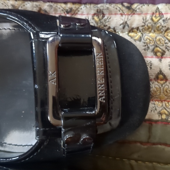 ANNE KLEIN* suede and patent leather block heel buckle top square toe dress shoe - Picture 8 of 14